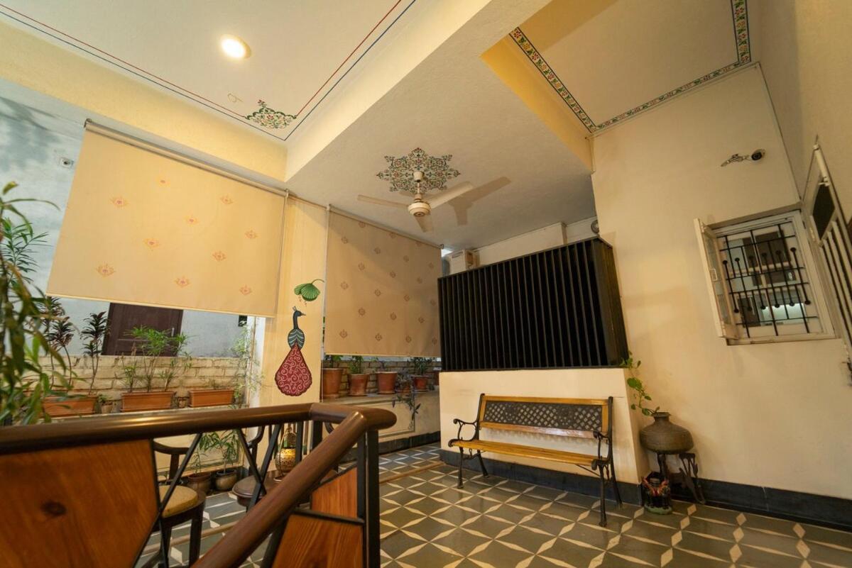 Santosh Villa - The House Of Antiques And Art Udaipur Exterior photo