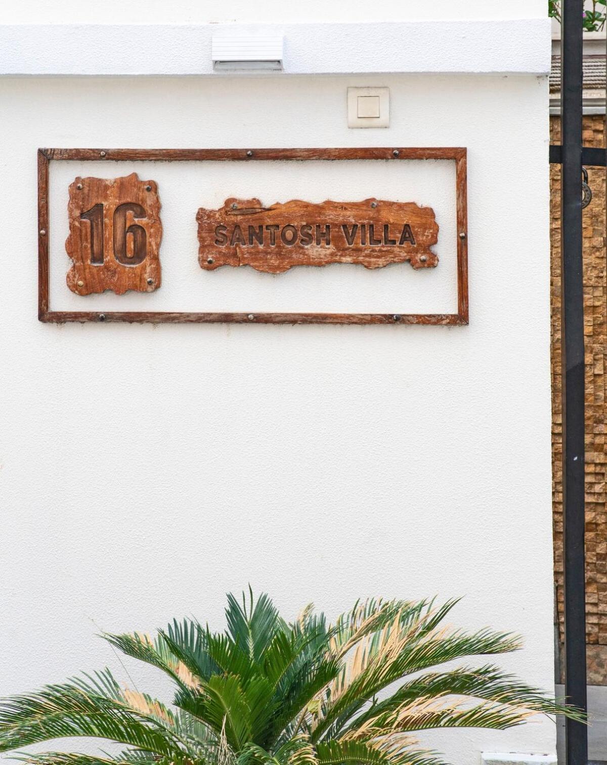 Santosh Villa - The House Of Antiques And Art Udaipur Exterior photo