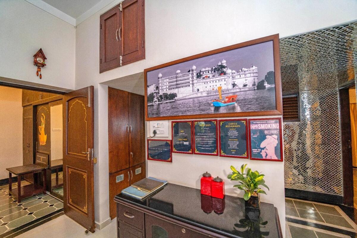 Santosh Villa - The House Of Antiques And Art Udaipur Exterior photo