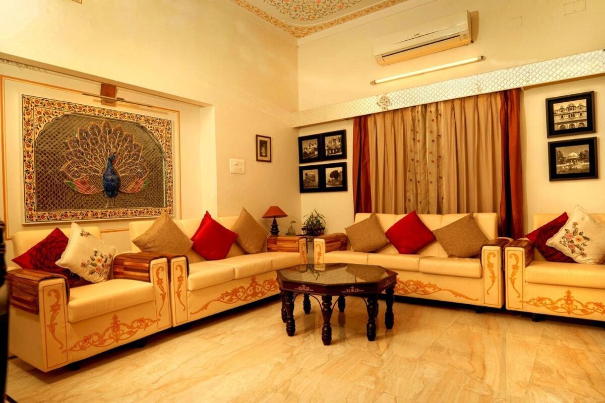 Santosh Villa - The House Of Antiques And Art Udaipur Exterior photo