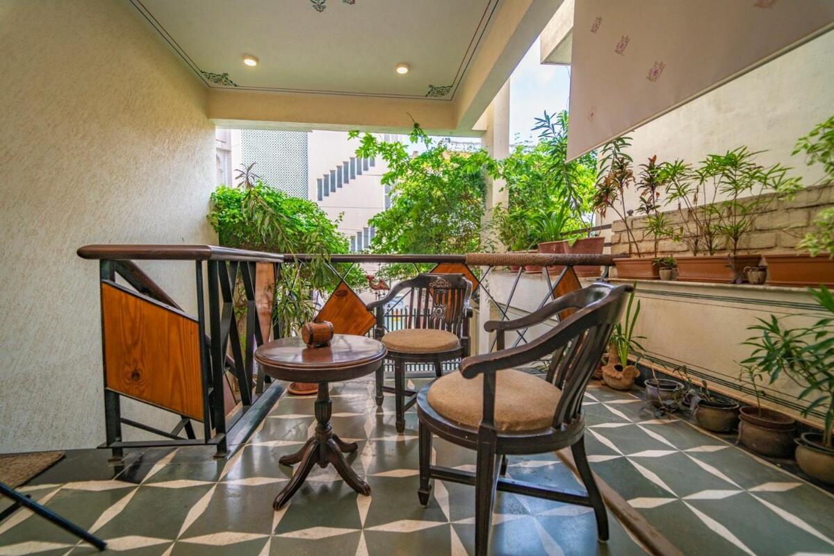 Santosh Villa - The House Of Antiques And Art Udaipur Exterior photo